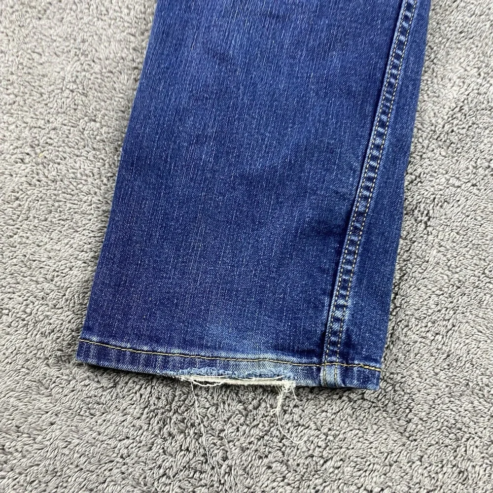Levis logo worn